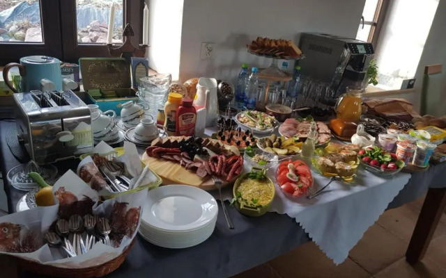 Pokoje Goscinne Art- Dworek