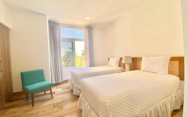 Tropical Luxury 2Bdr condo - Pool view - At the Beach