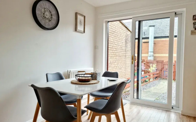 Spacious Family Home In Glasgow