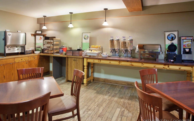 Country Inn & Suites by Radisson, Saskatoon, SK