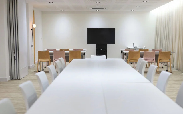 B2 Ubon Airport Premier Hotel