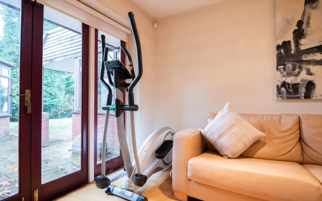Charming Wimbledon Park Home close to Putney Heath