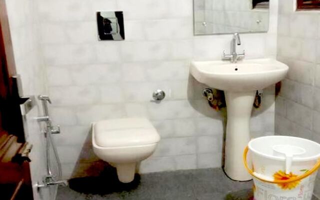 Hotel Crystal Deluxe at New Delhi Railway Station