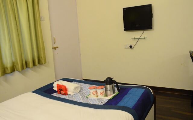 OYO 7647 Hotel Lions Den