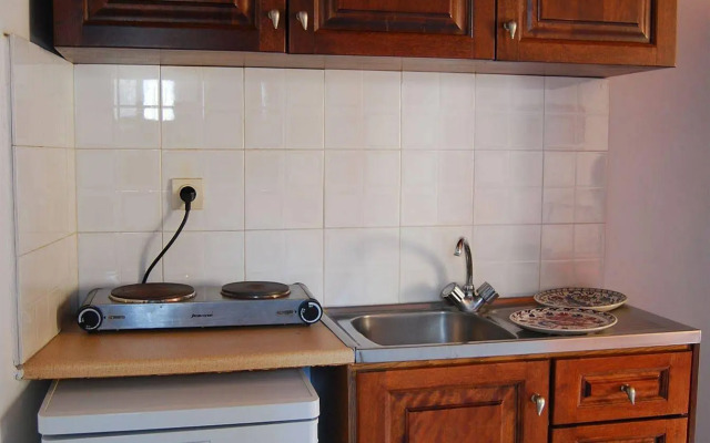 Erato Apartments