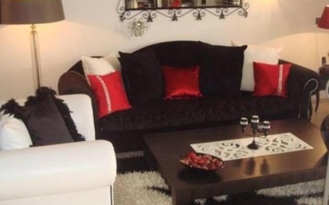 Luxury Living Apartment