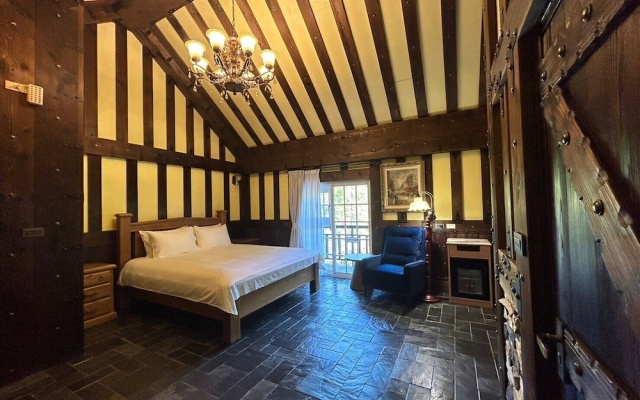 Senboard Manor