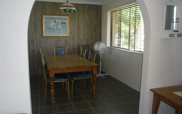 Fabulous location - Ground Floor Waterfront Unit! Clearview Apartments