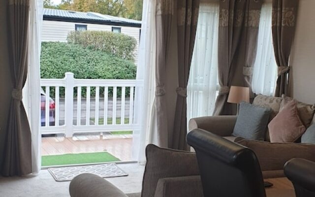 2-bed Caravan - Oakdene Forest Park
