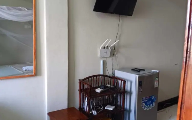 Lux Suites Vee Studio Apartments Bamburi