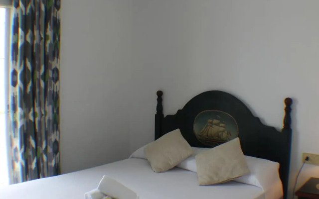 Avenida 5A in Roses With 3 Bedrooms and 2 Bathrooms