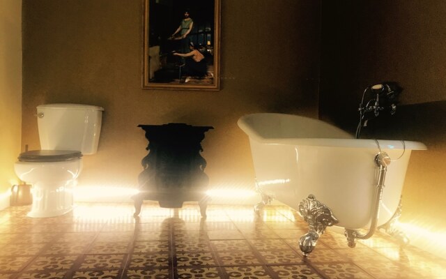 LUXa Charmhouse Hotel