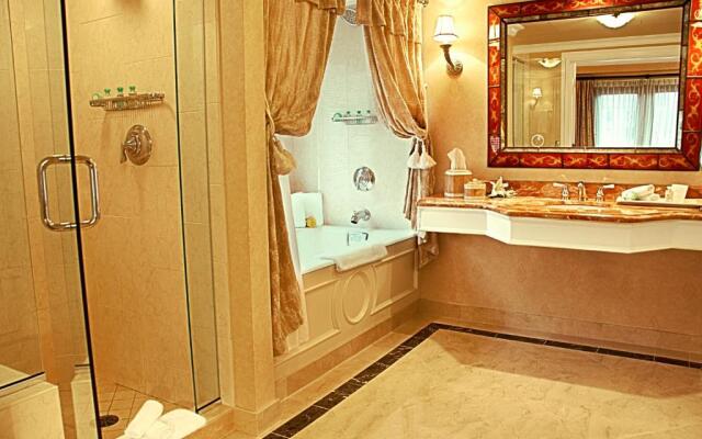 Delamar Greenwich Harbor