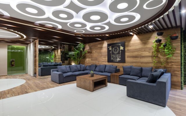 Apartments near 5th Avenue with Rooftop Ocean View