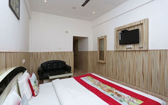 OYO 5239 Hotel Satya Shree