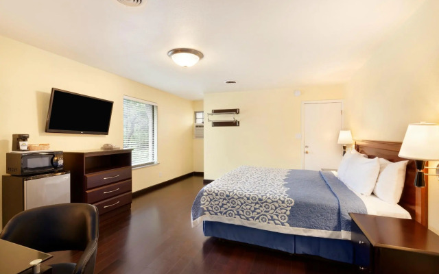 Days Inn by Wyndham Austin/University/Downtown