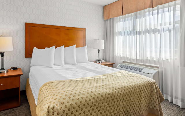 Best Western Plus Langley Inn