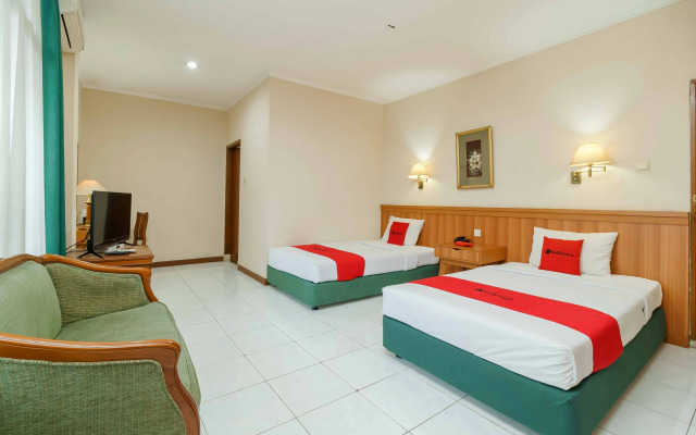 RedDoorz Plus near Kemang Raya