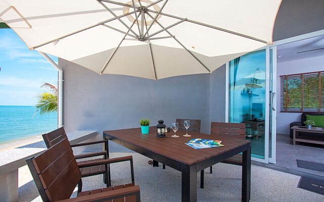 Interstellar Beachfront Villa B