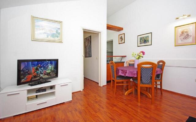 Mila - 2 Bedrooms and Free Parking - A4