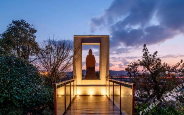 Yooler Resort Hotel