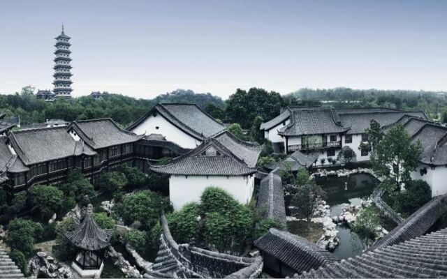 Hentique Huijin Resort Hotel