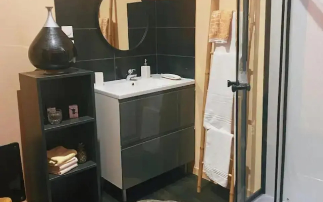 Chambres D’Hote Au Chapeau Claque Cabaret