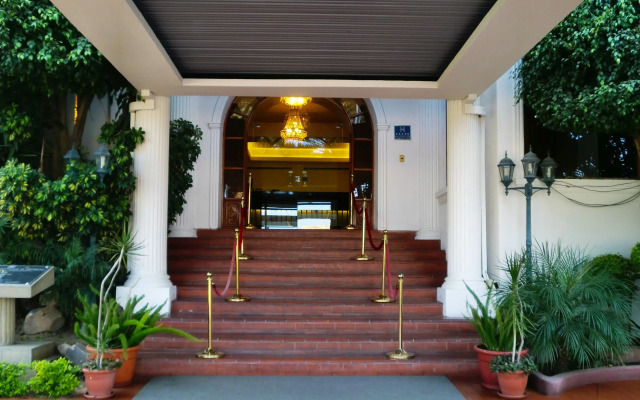 Hotel La Colonia