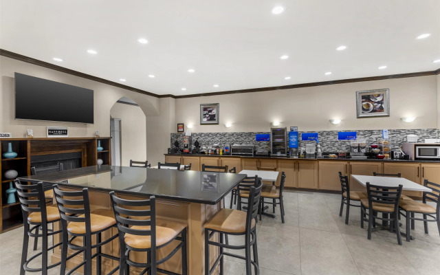 Best Western Red River Inn & Suites