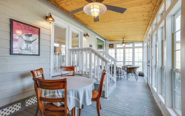 Backyard, Deck & Fire Pit: Conroe Getaway
