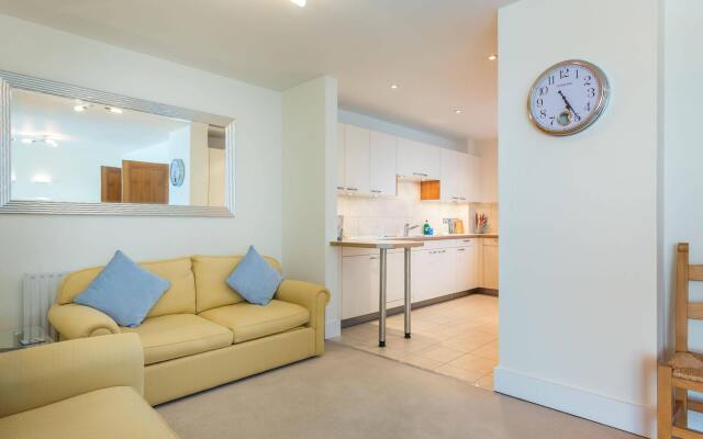Quay Holidays - Dolphin Quays