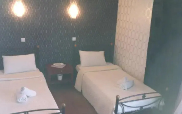 Artemis Hotel