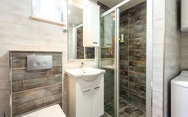 Apartments Lucija - One Bedroom Apartment With Terrace