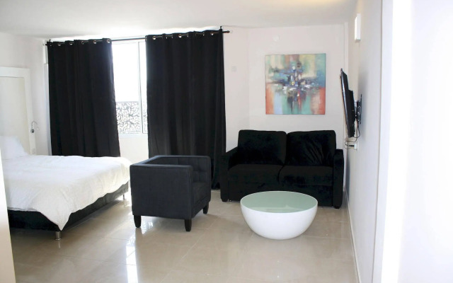 Rich Royal Suites