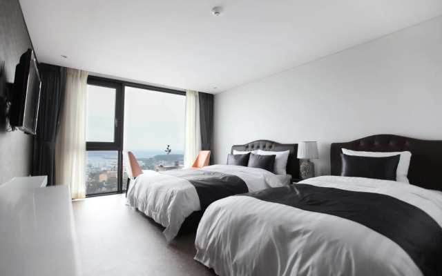Eins Hotel