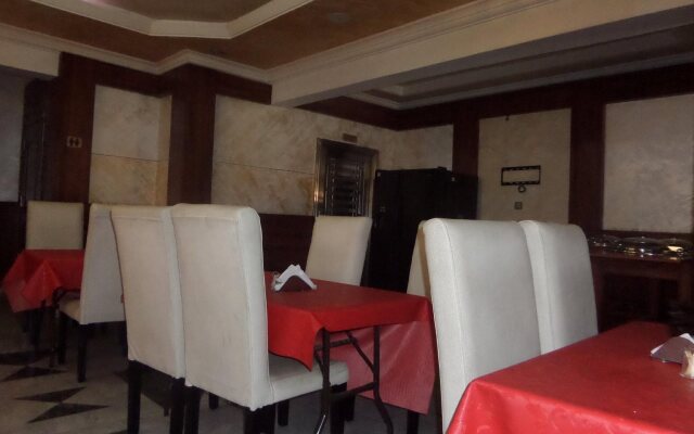 Serena Hotel & Suites