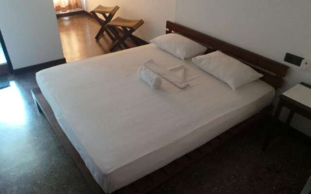 Hotel Elaine