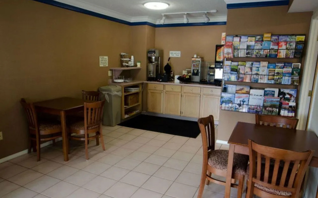 University Manor Inn