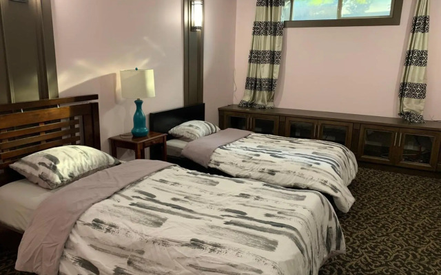 Spacious Burnaby Guest Home