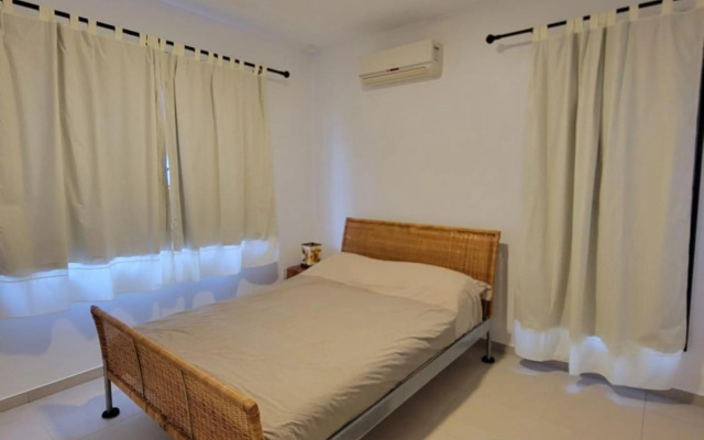 Modern - Wan Pipel with Terrace