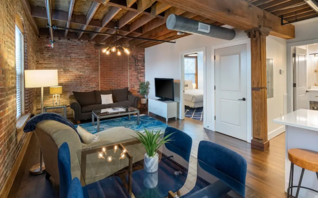 Contemporary Nashville at The 1865