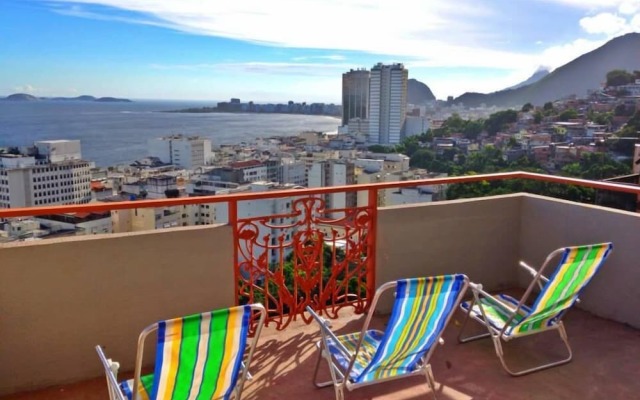 Abraço Carioca Favela Hostel