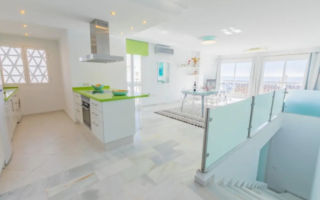 Sea View Puerto Banús Apt SAUNA + PARKING - RDR165