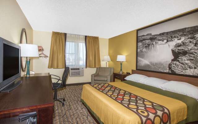 Super 8 by Wyndham Nampa