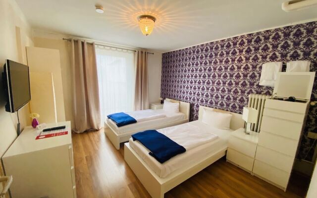 Hallbergerhof Hotel & Hostel