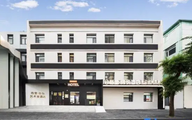 Linli • Jinyue | AESTHETIC • FASHION Art Hotel