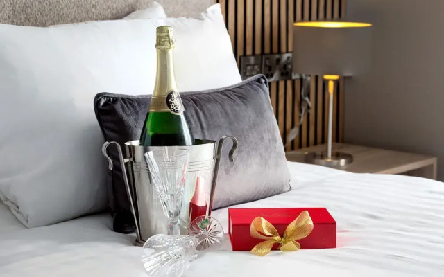 Castle Varagh Hotel & Bar