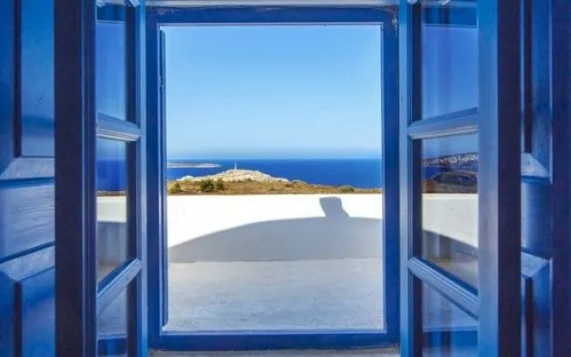 Oia's Sunset Apartments