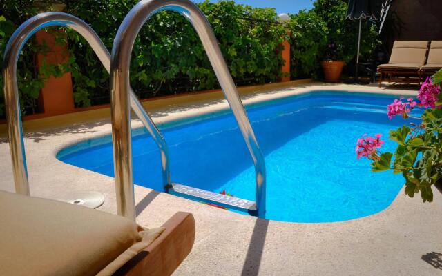 Orsalia Luxury Suites
