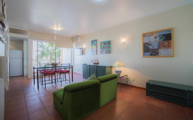 Marina Plaza - Apartments